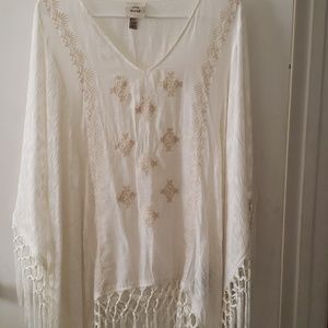 Knox Rose bohemian style poncho shirt